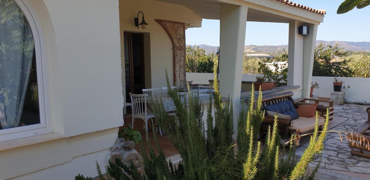 Villa Renzo E Lucia Sant Isidoro  外观 照片
