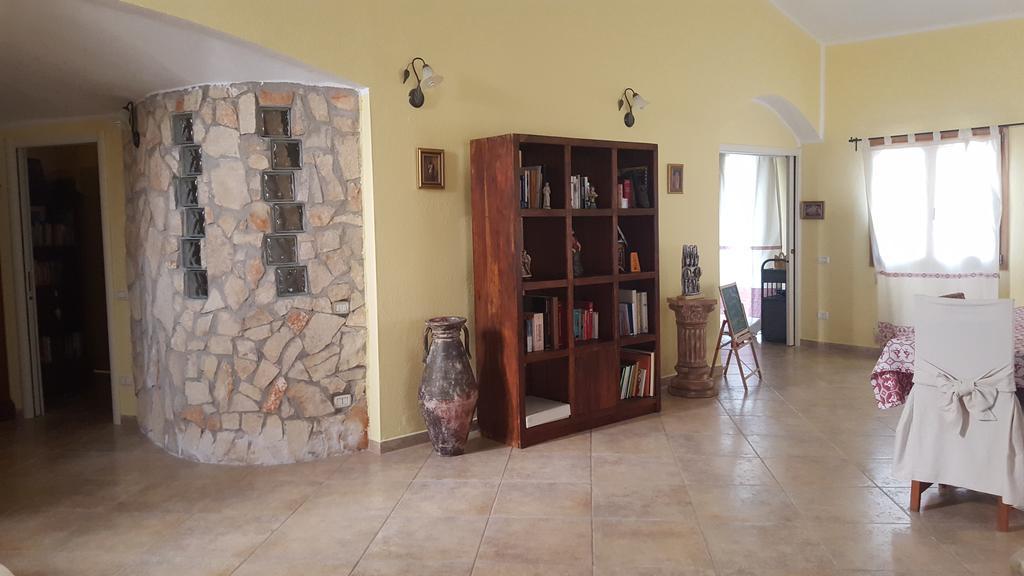 Villa Renzo E Lucia Sant Isidoro  外观 照片