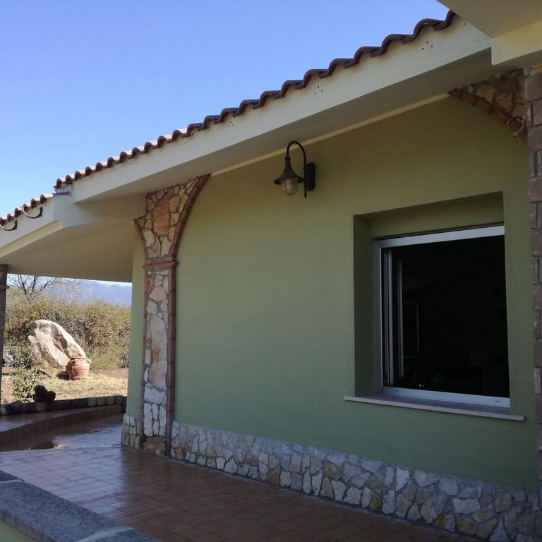 Villa Renzo E Lucia Sant Isidoro  外观 照片