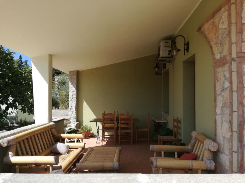 Villa Renzo E Lucia Sant Isidoro  外观 照片