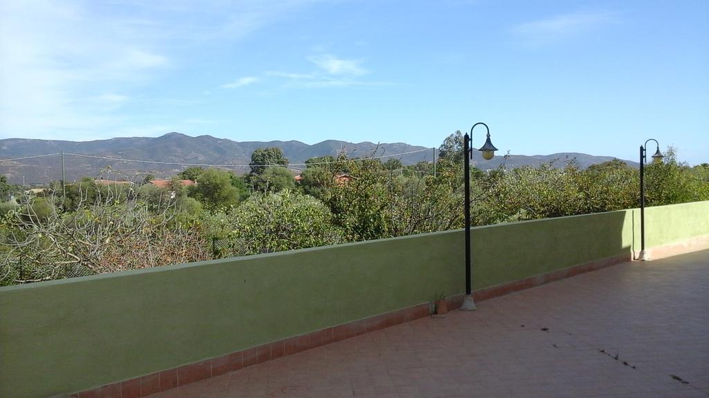 Villa Renzo E Lucia Sant Isidoro  外观 照片