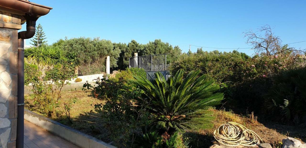 Villa Renzo E Lucia Sant Isidoro  外观 照片