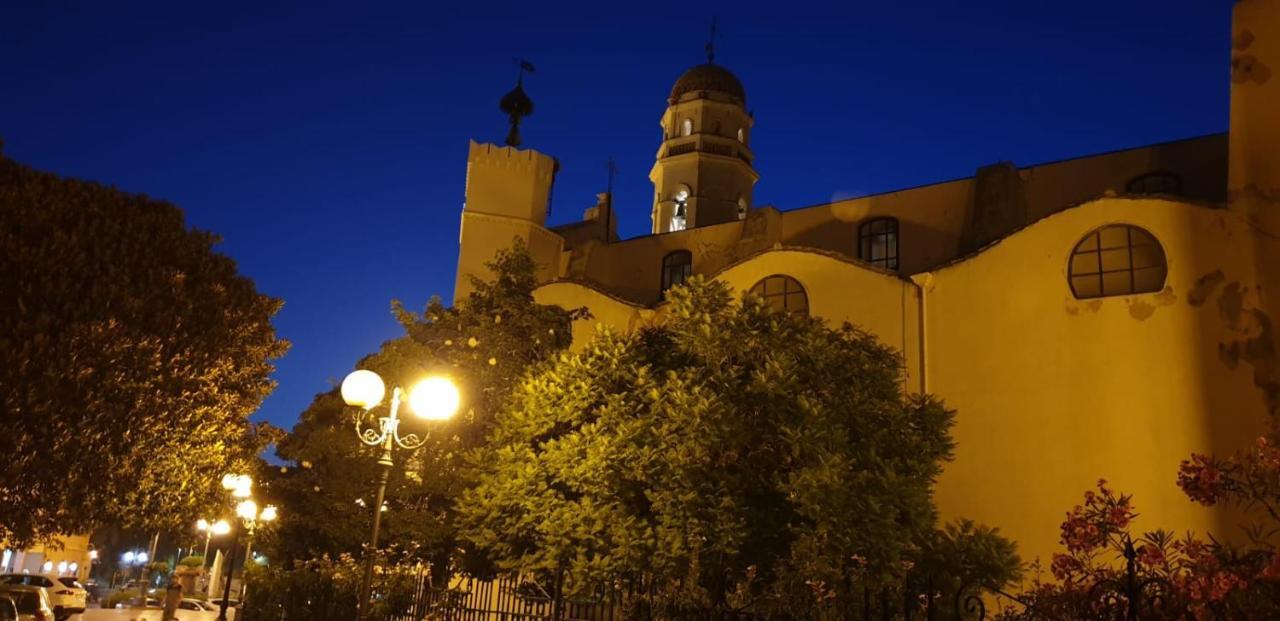 Villa Renzo E Lucia Sant Isidoro  外观 照片